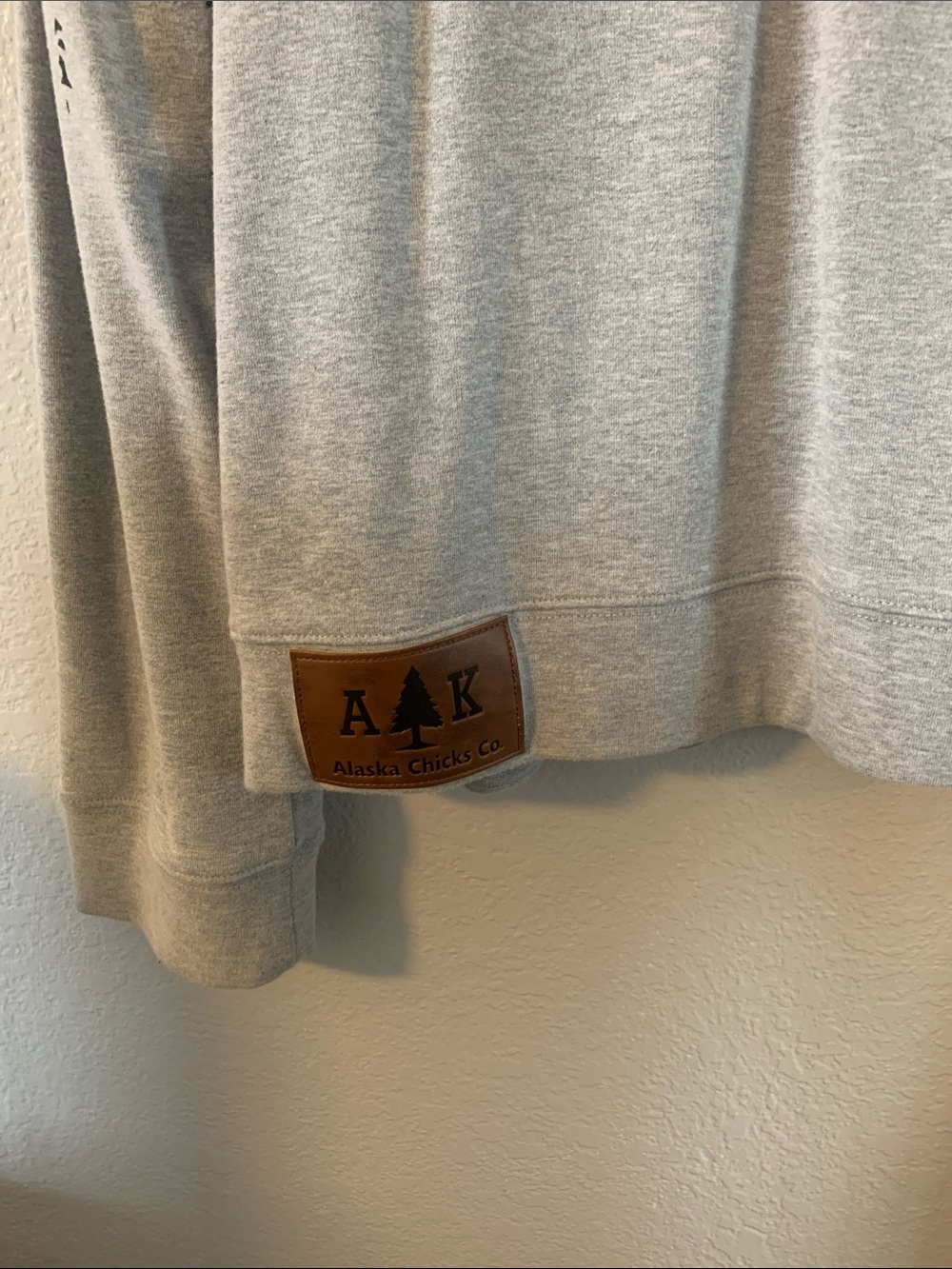 Alaska Chicks Co Black and Gray Forest-Print Pullover Sweatshirt XXL - Picture 4 of 6